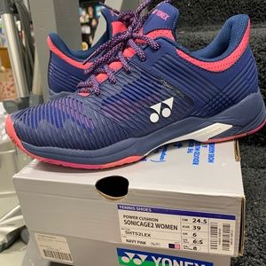 Yonex tennis court shoe